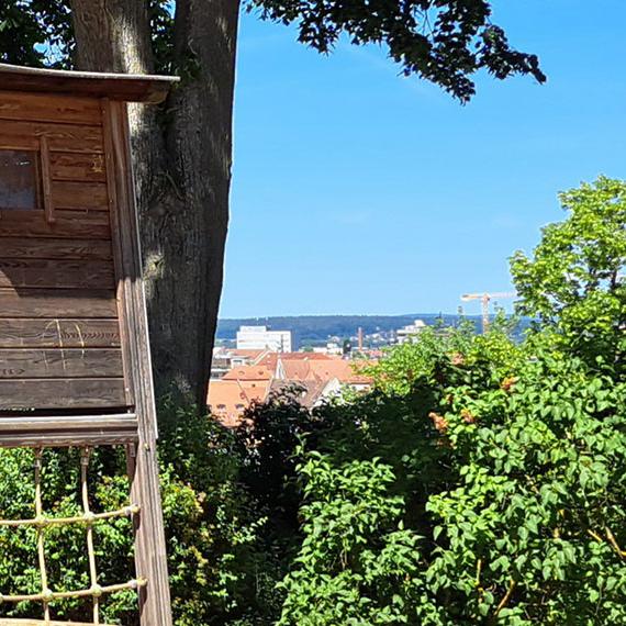 Slider Kletterhaus im Kopf der Homepage der Kindertagesstätte St. Johannes Bamberg mit Verlinkung