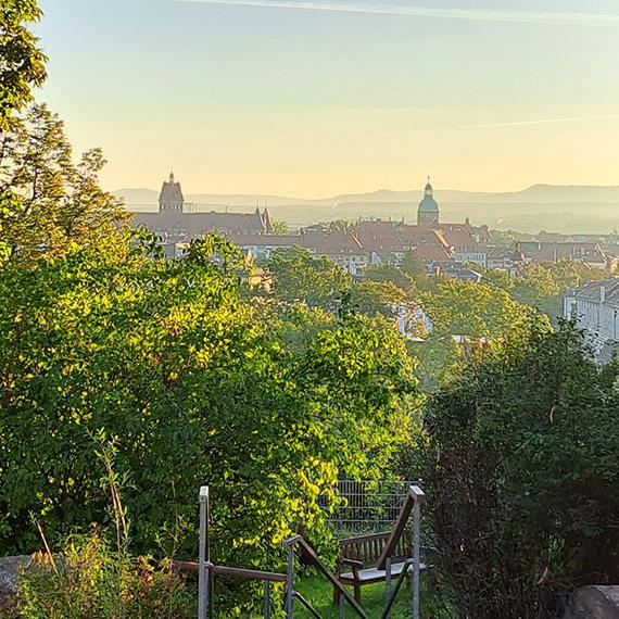 Slider Abendstimmung im Kopf der Homepage der Kindertagesstätte St. Johannes Bamberg mit Verlinkung