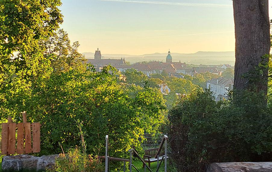 Slider Abendstimmung im Kopf der Homepage der Kindertagesstätte St. Johannes Bamberg mit Verlinkung